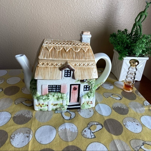 Dining Vintage Cottage Ceramic Teapot Poshmark
